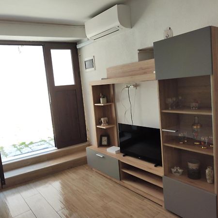 Rd22 Apartment ロヴィニ エクステリア 写真