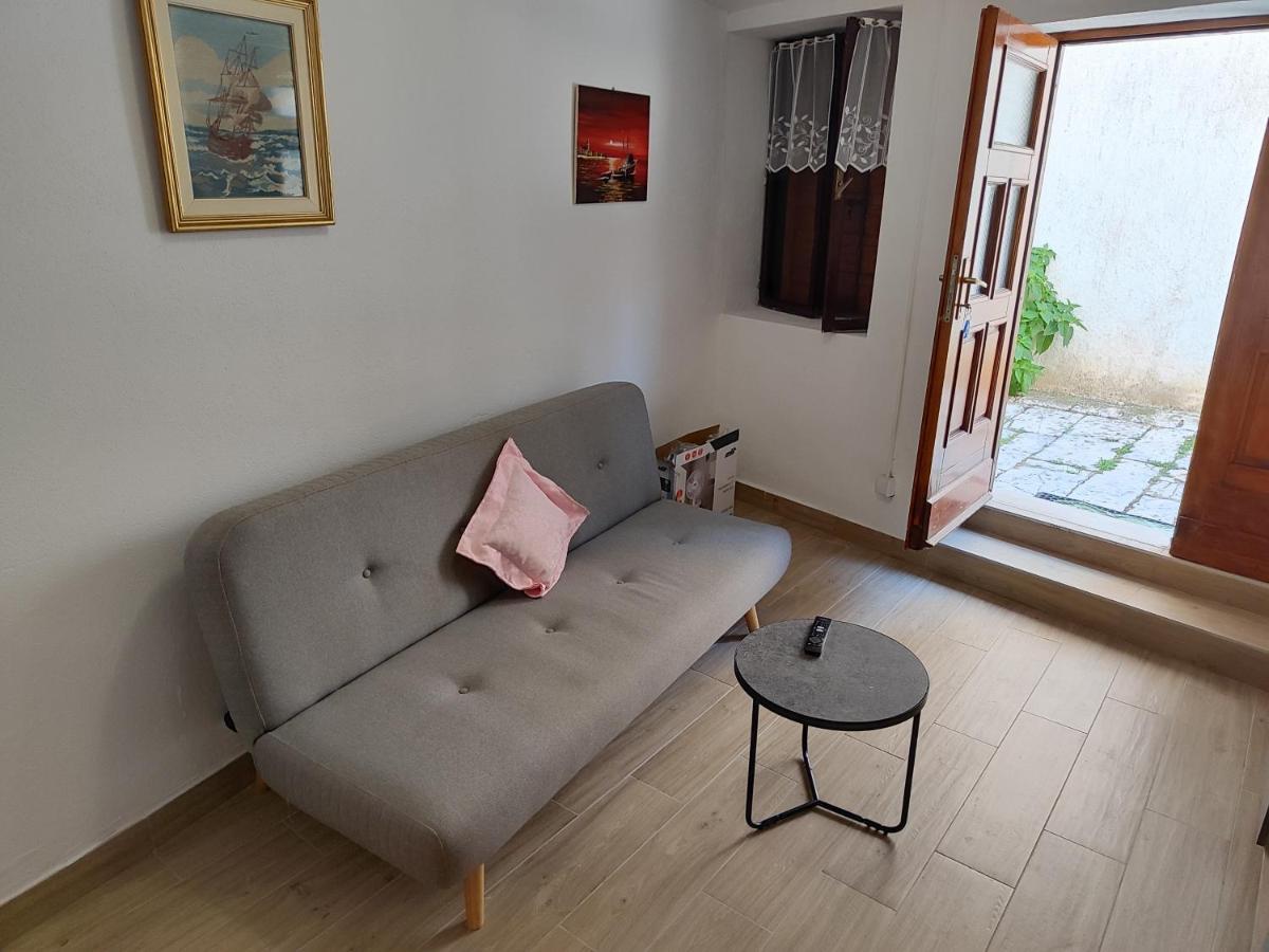 Rd22 Apartment ロヴィニ エクステリア 写真